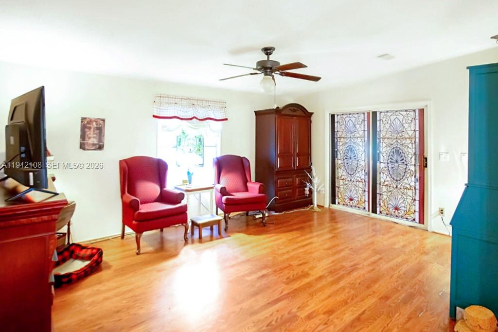 GATEWAY ESTATES PARK COND - Residential