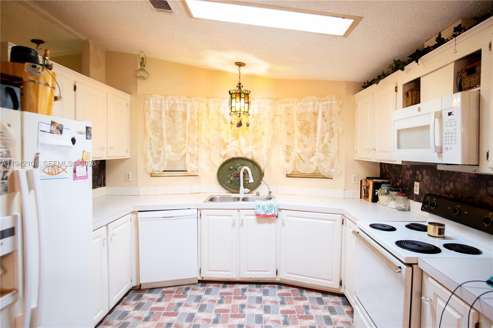 GATEWAY ESTATES PARK COND - Residential