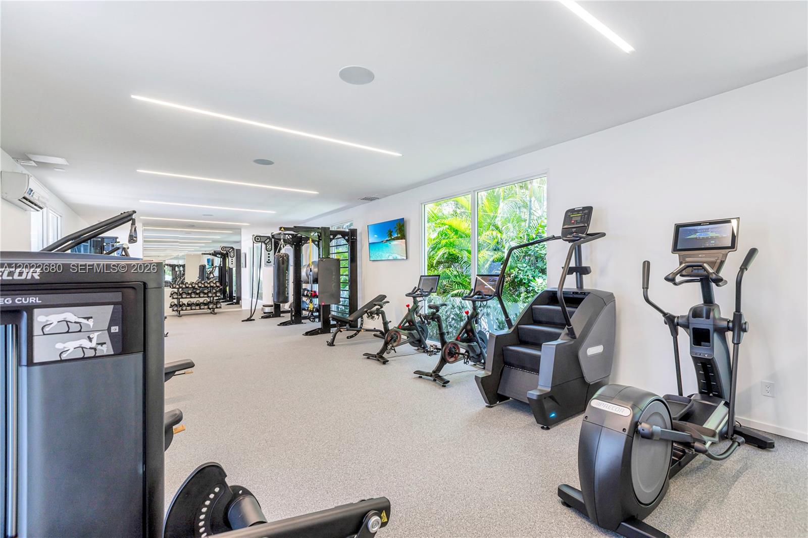 10250 Collins Avenue 307, Bal Harbour, FL, 33154/$2,590,000 2 10250 Collins Avenue 307