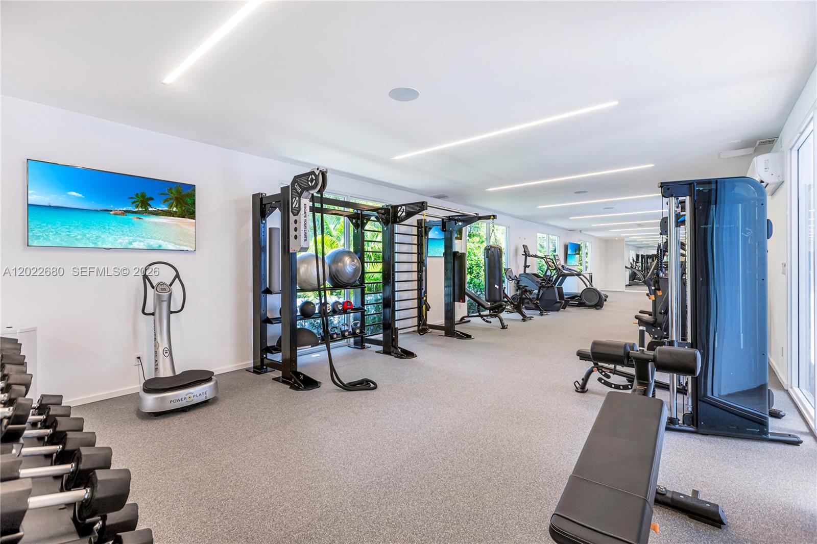 10250 Collins Avenue 307, Bal Harbour, FL, 33154/$2,590,000 4 10250 Collins Avenue 307