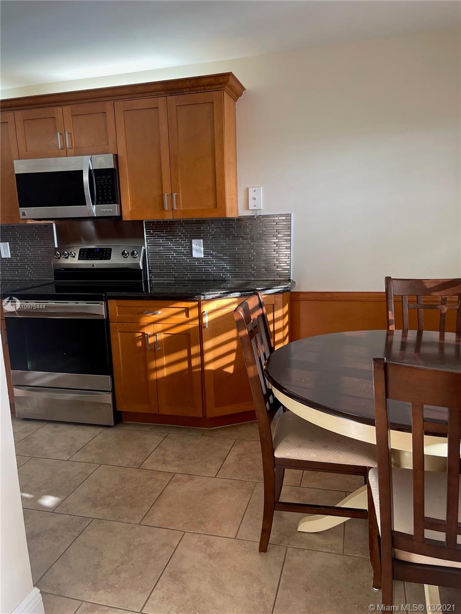 SUNRISE LAKES 184 CONDO - Residential