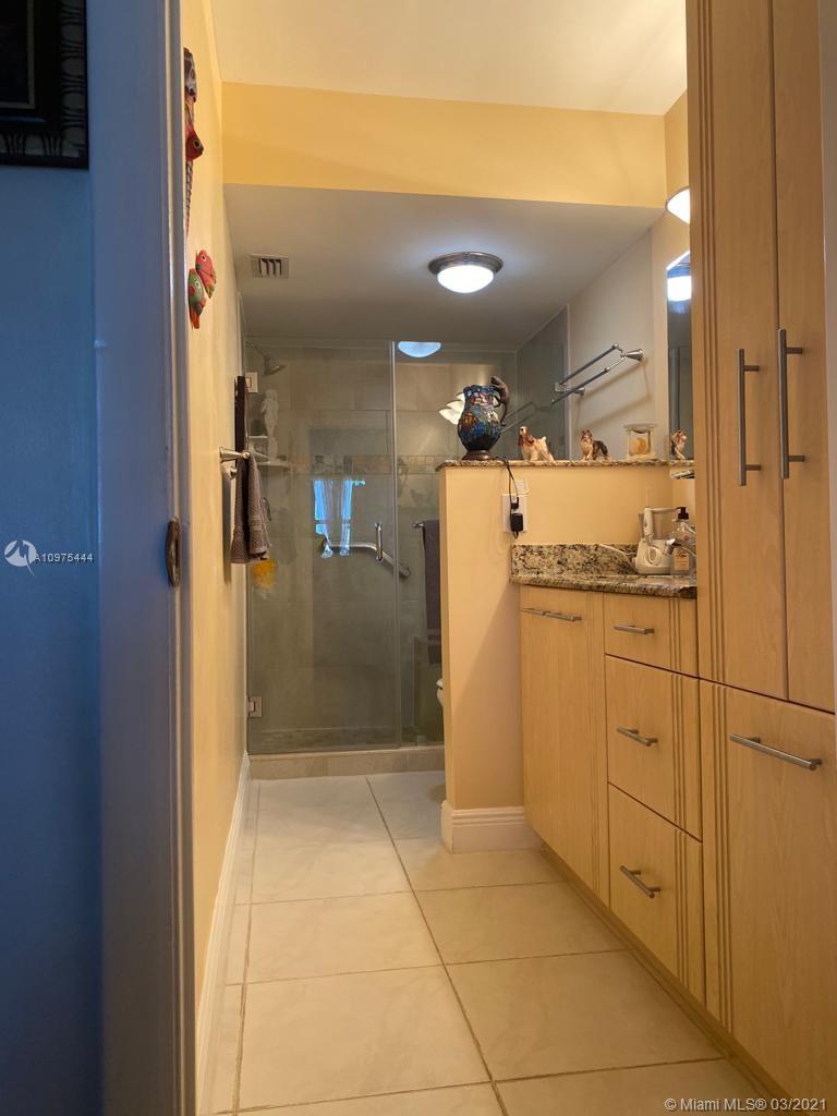 SUNRISE LAKES 184 CONDO - Residential