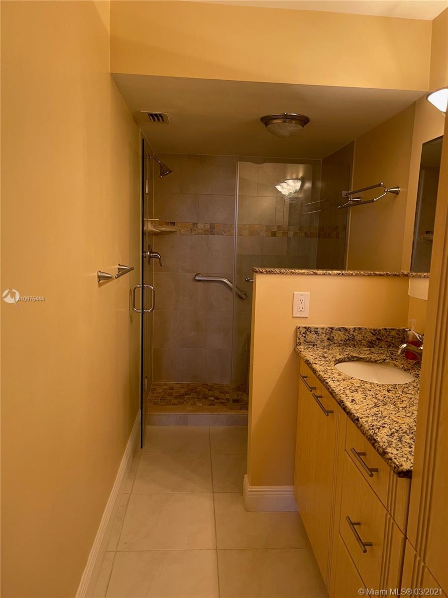 SUNRISE LAKES 184 CONDO - Residential