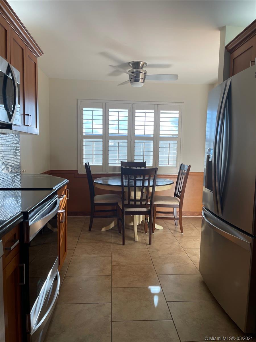 SUNRISE LAKES 184 CONDO - Residential