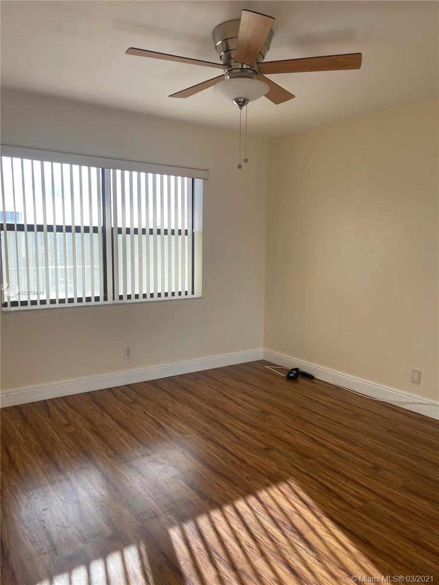 SUNRISE LAKES 184 CONDO - Residential