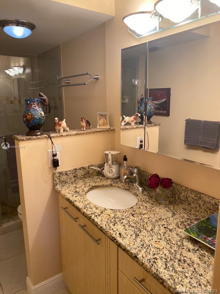 SUNRISE LAKES 184 CONDO - Residential