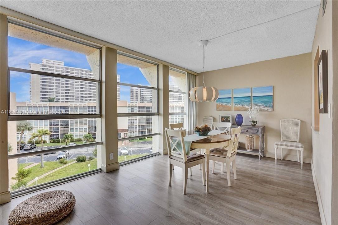 Move right in! Beautiful 1-bedroom, 2-bath apartment in Three Islands, Hallandale Beach – fully renovated and equipped with everything you need for comfortable living. Stylish furniture, kitchenware, linens & appliances included, Bright and spacious layout.Top Location:1 min walk to park with kids’ attractions; 5 min walk to Walmart; 15 min walk to the beach. Excellent school nearby: Gulfstream Academy of Hallandale
Amenities:Swimming pool, 4 tennis courts, Laundry in building
Available Now - Just Bring Your Suitcase!