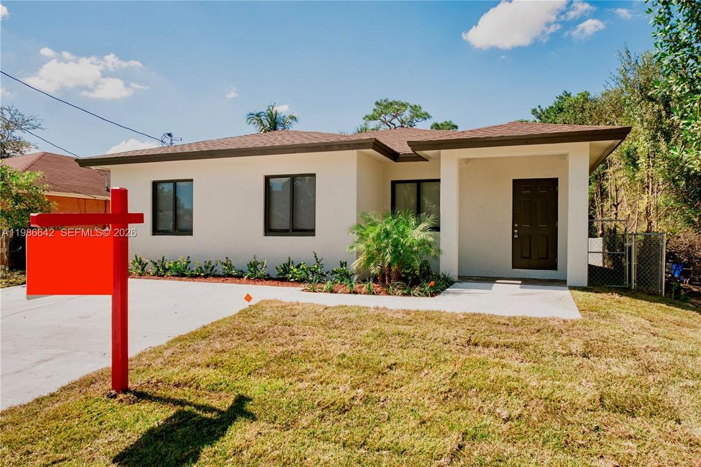 Photo of 521 NW 22nd Ave, Fort Lauderdale, FL 33311 (MLS # A11986642)