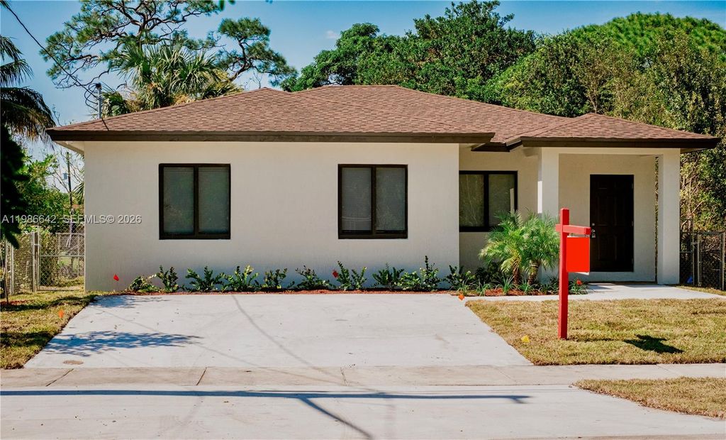 Photo of 521 NW 22nd Ave, Fort Lauderdale, FL 33311 (MLS # A11986642)