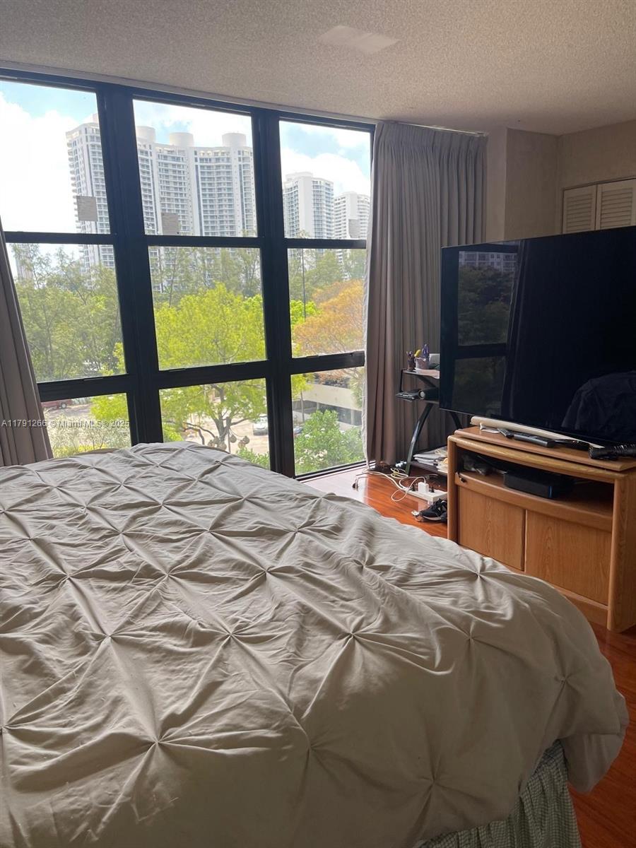 TOWER AT BISCAYNE COVE CO - Residential