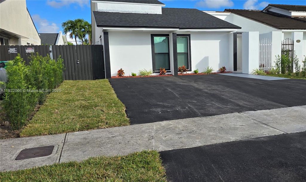 Photo of 1001 SW 88th Ct, Miami, FL 33174 (MLS # A11922066)