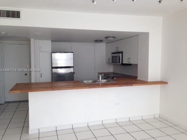 OCEANSIDE PLAZA CONDO - Residential