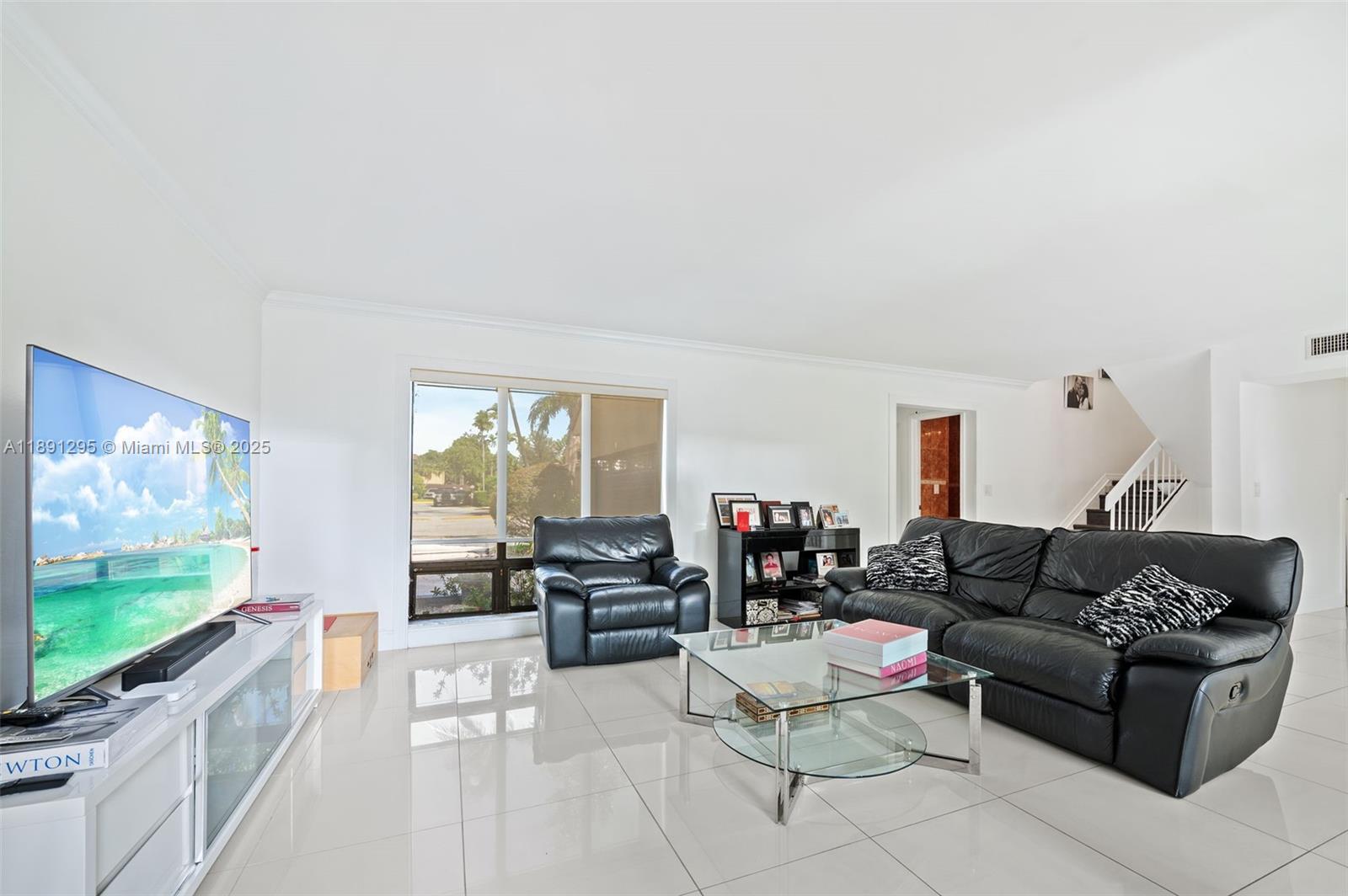 SKY LAKE VILLAS FIRST ADD - Residential