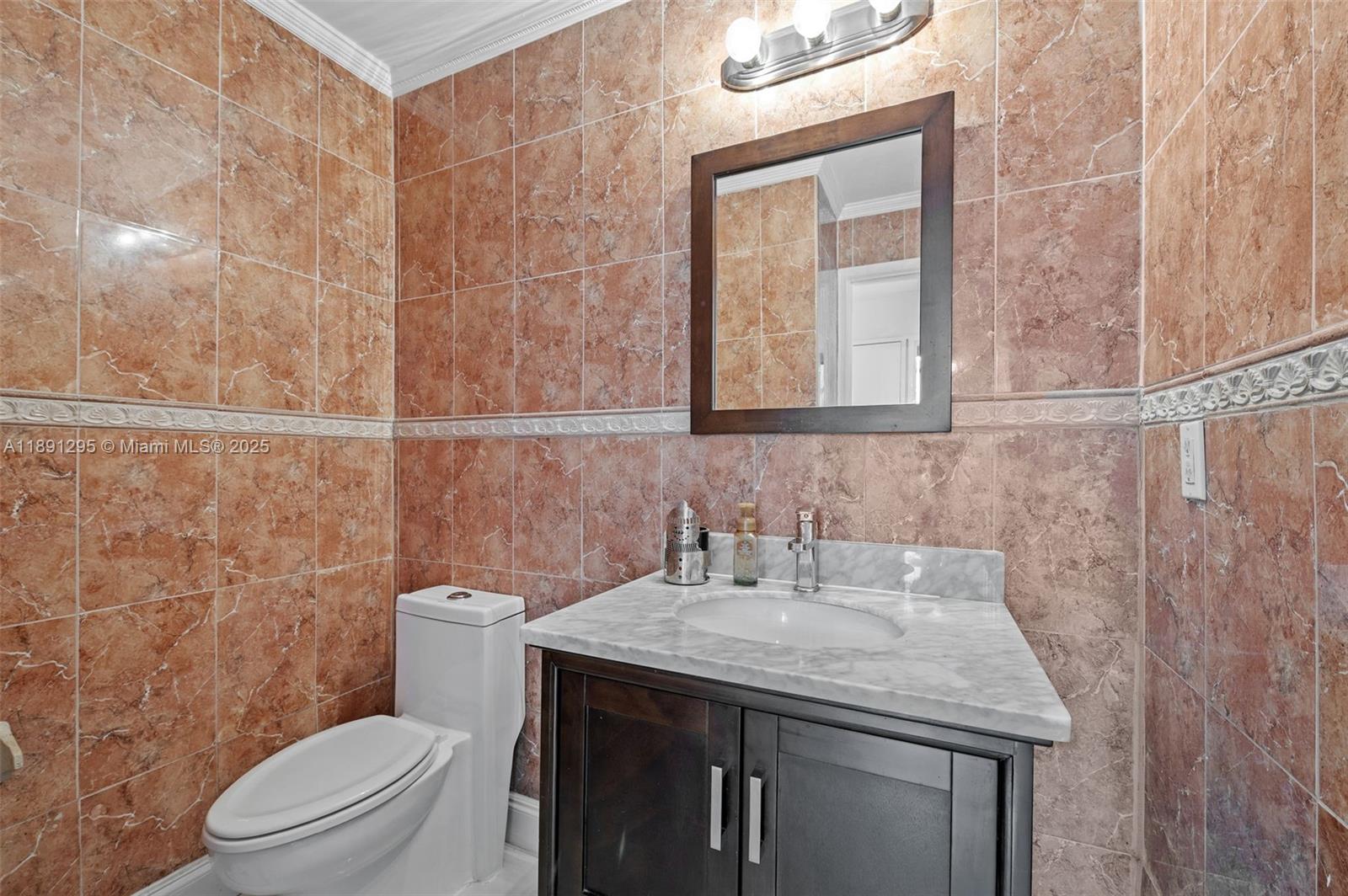 SKY LAKE VILLAS FIRST ADD - Residential