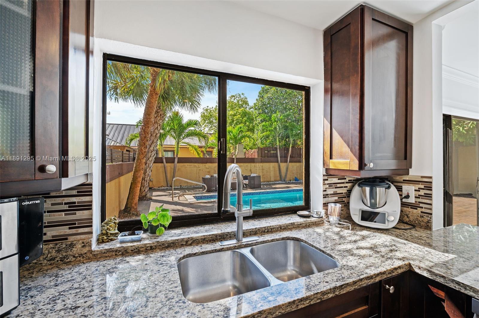 SKY LAKE VILLAS FIRST ADD - Residential