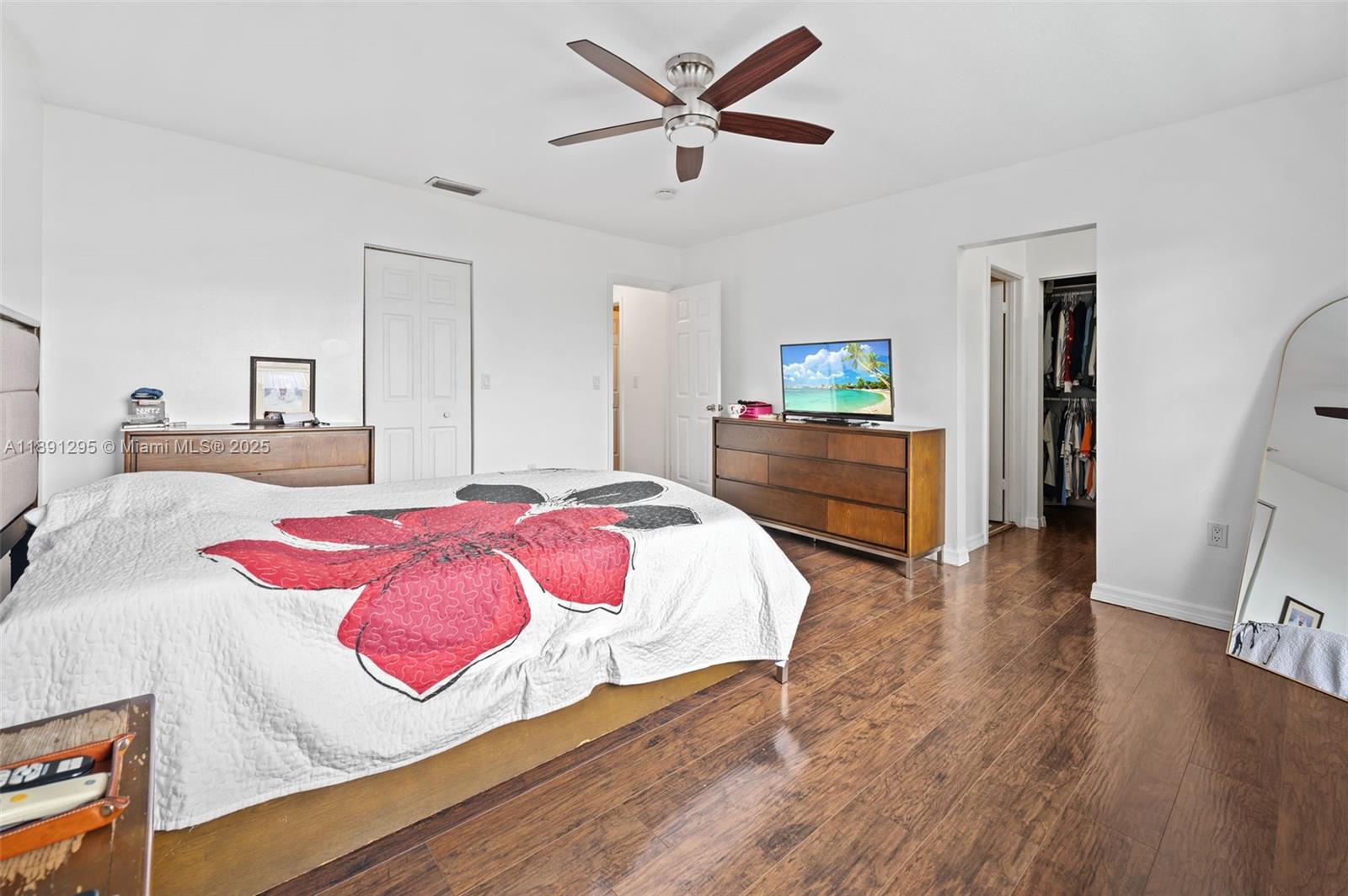 SKY LAKE VILLAS FIRST ADD - Residential