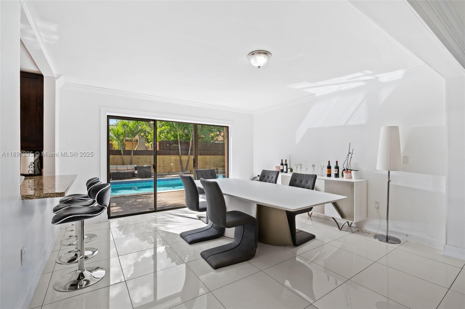 SKY LAKE VILLAS FIRST ADD - Residential