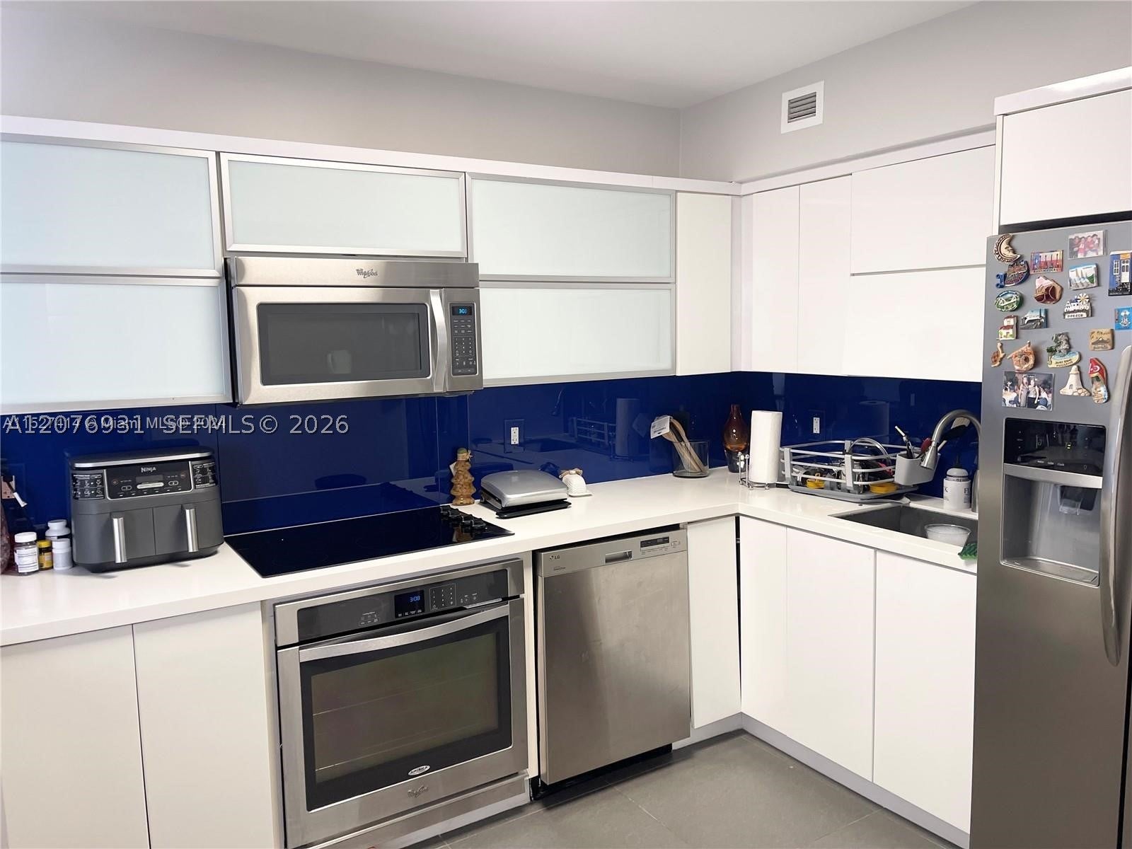 5600 Collins Ave 16P