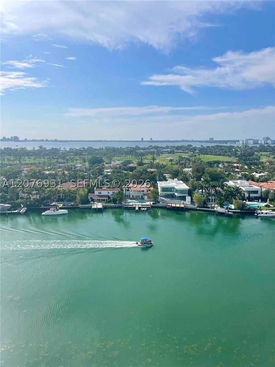 5600 Collins Ave 16P