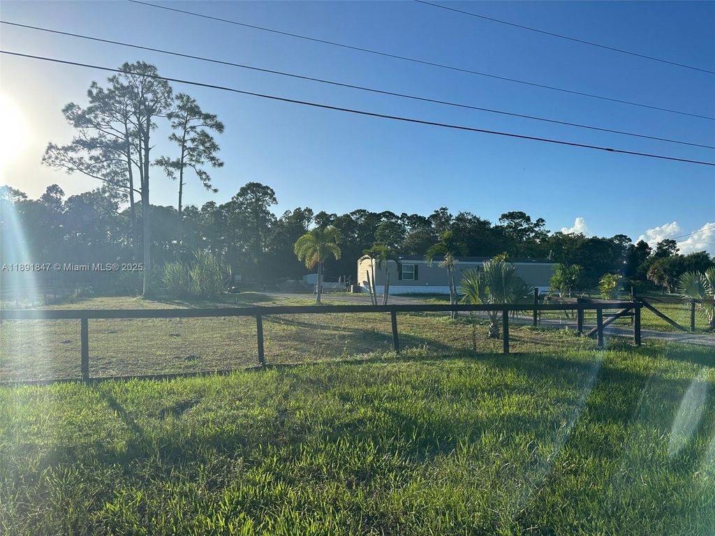 Photo of 3850 Pioneer 10St St, Clewiston, FL 33440 (MLS # A11891847)