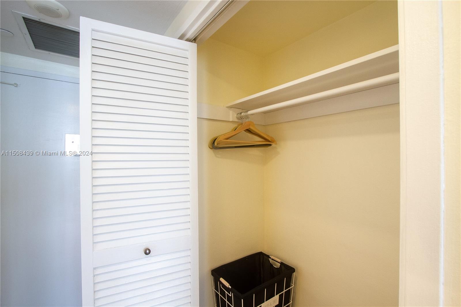 MIRADOR 1200 CONDO - Residential Lease