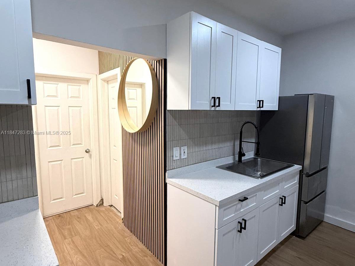 THE ABBOTT CONDO - Residential