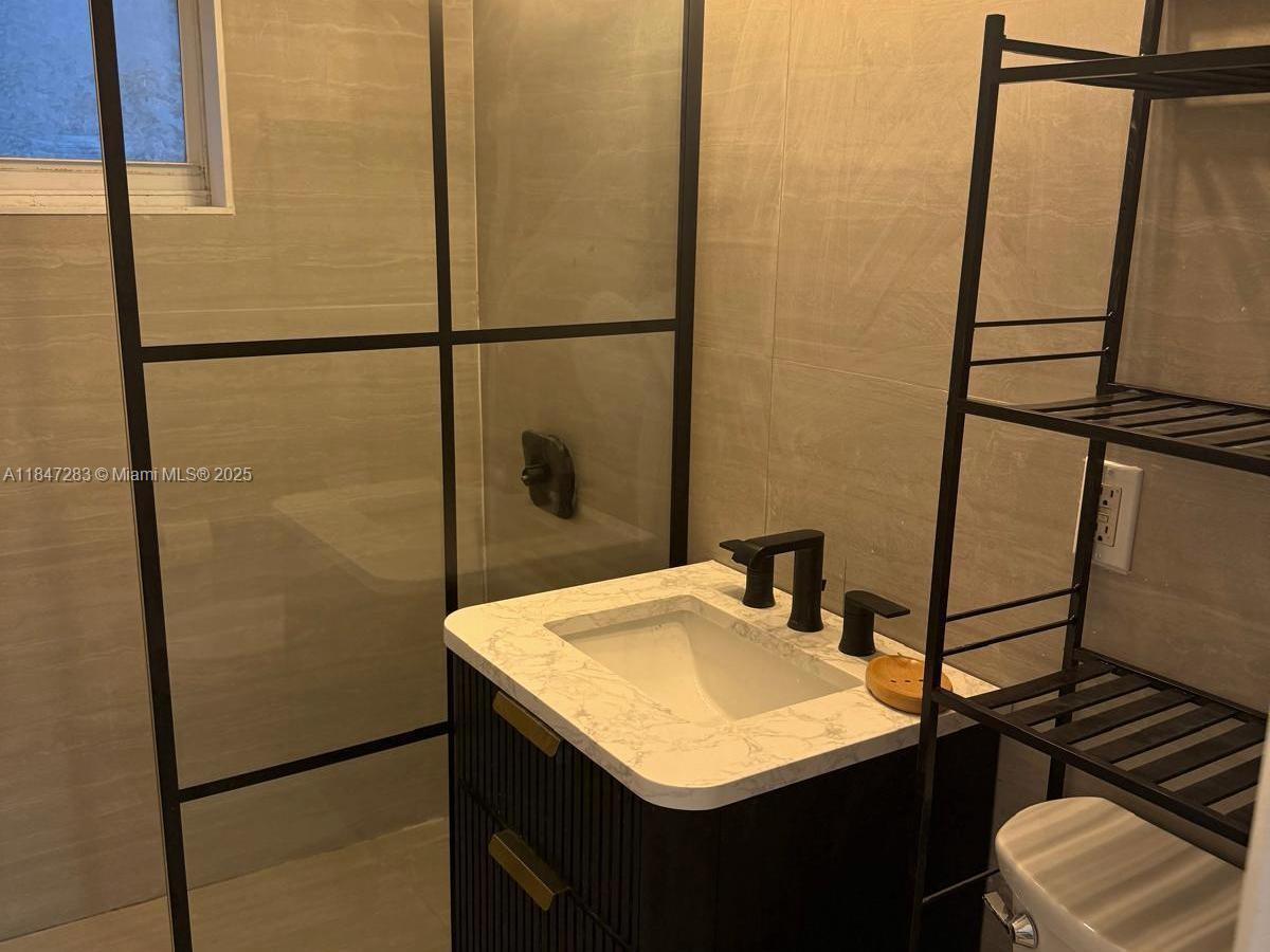 THE ABBOTT CONDO - Residential