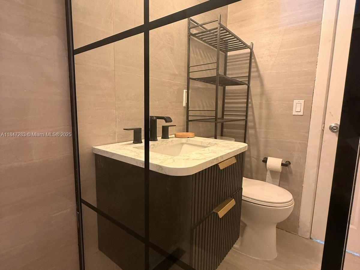 THE ABBOTT CONDO - Residential