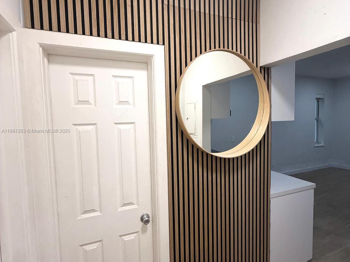 THE ABBOTT CONDO - Residential