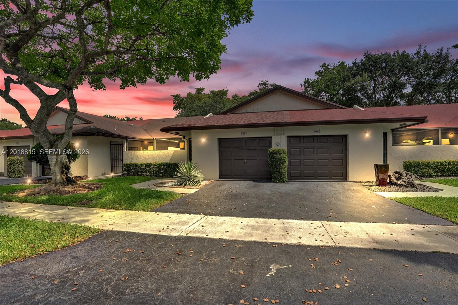 LANDINGS ON CYPRESS GREEN - Residential