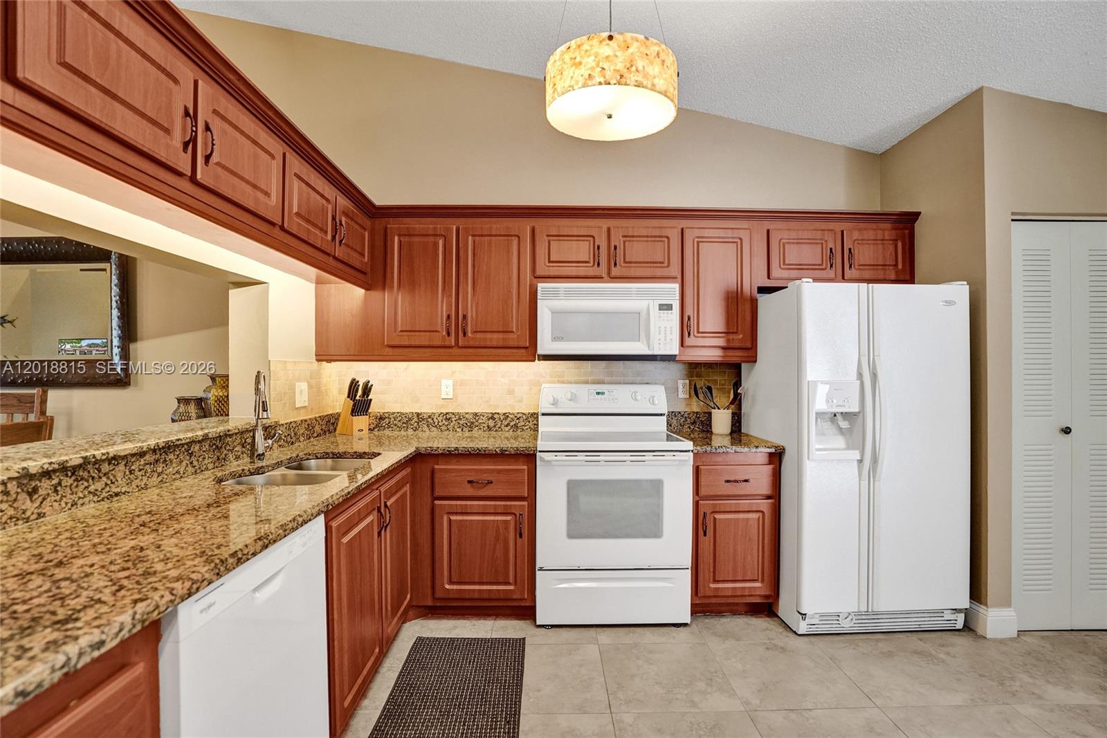 LANDINGS ON CYPRESS GREEN - Residential
