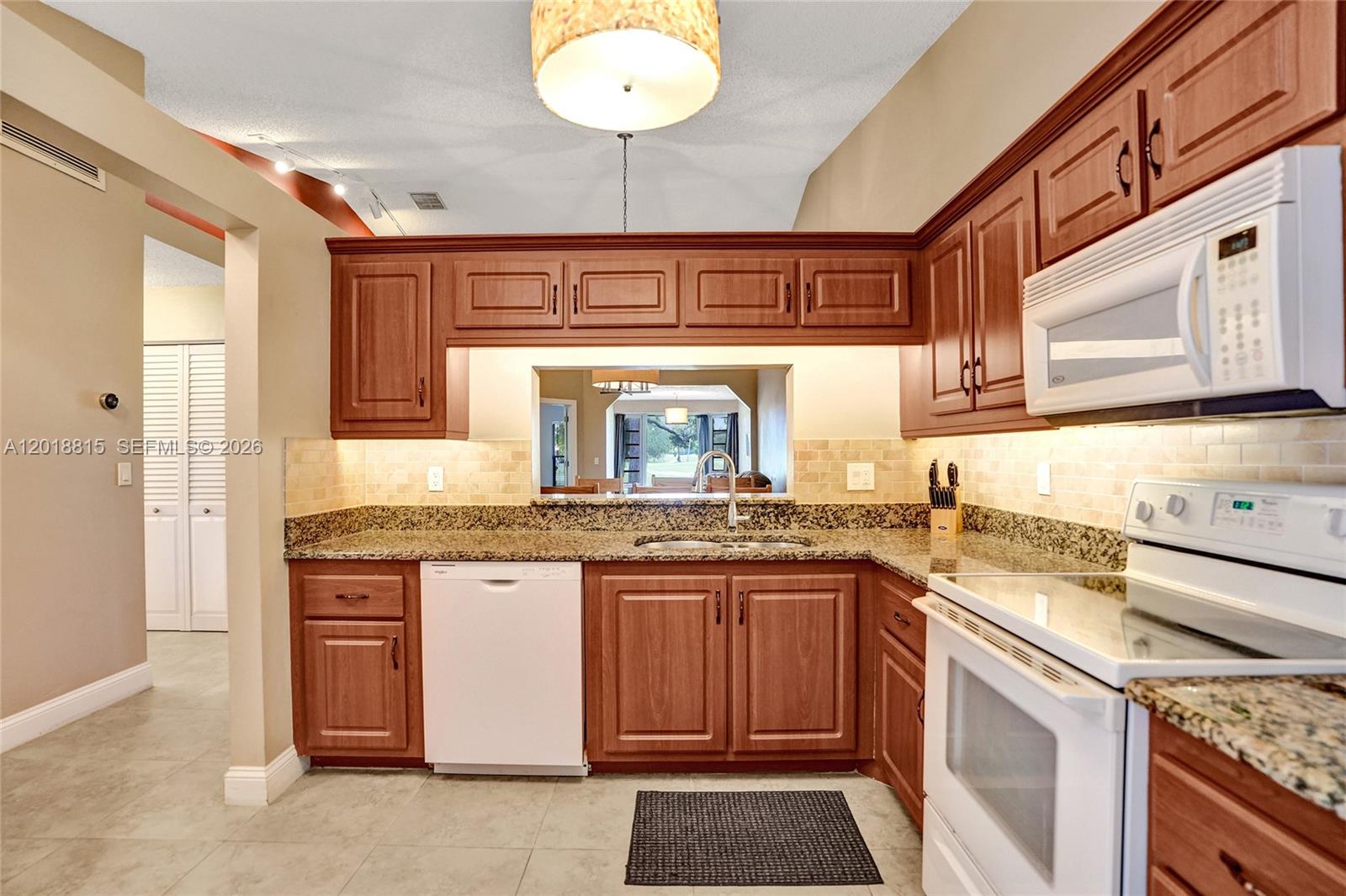 LANDINGS ON CYPRESS GREEN - Residential