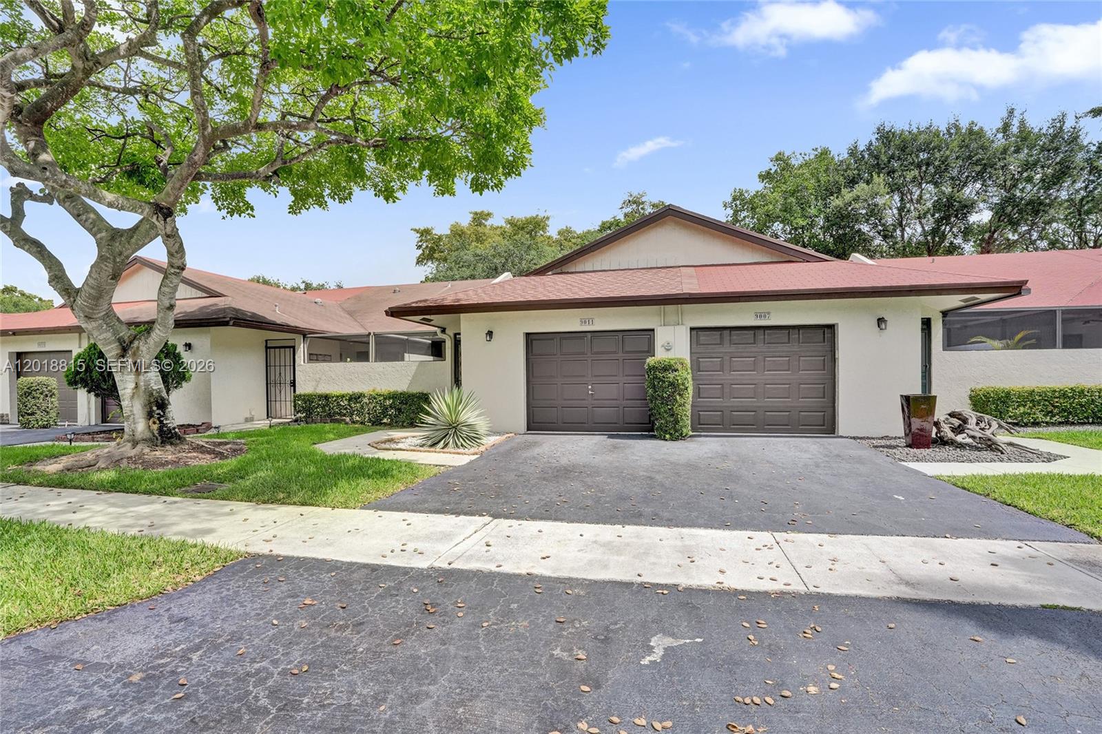 LANDINGS ON CYPRESS GREEN - Residential