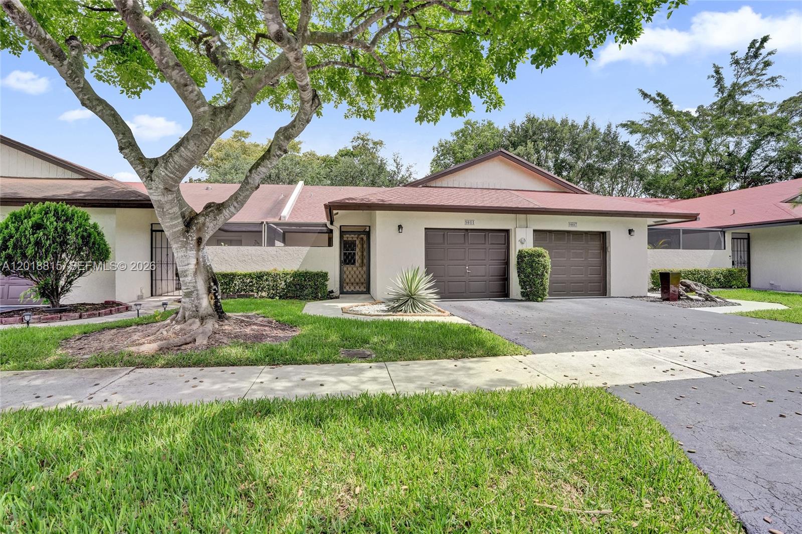 LANDINGS ON CYPRESS GREEN - Residential