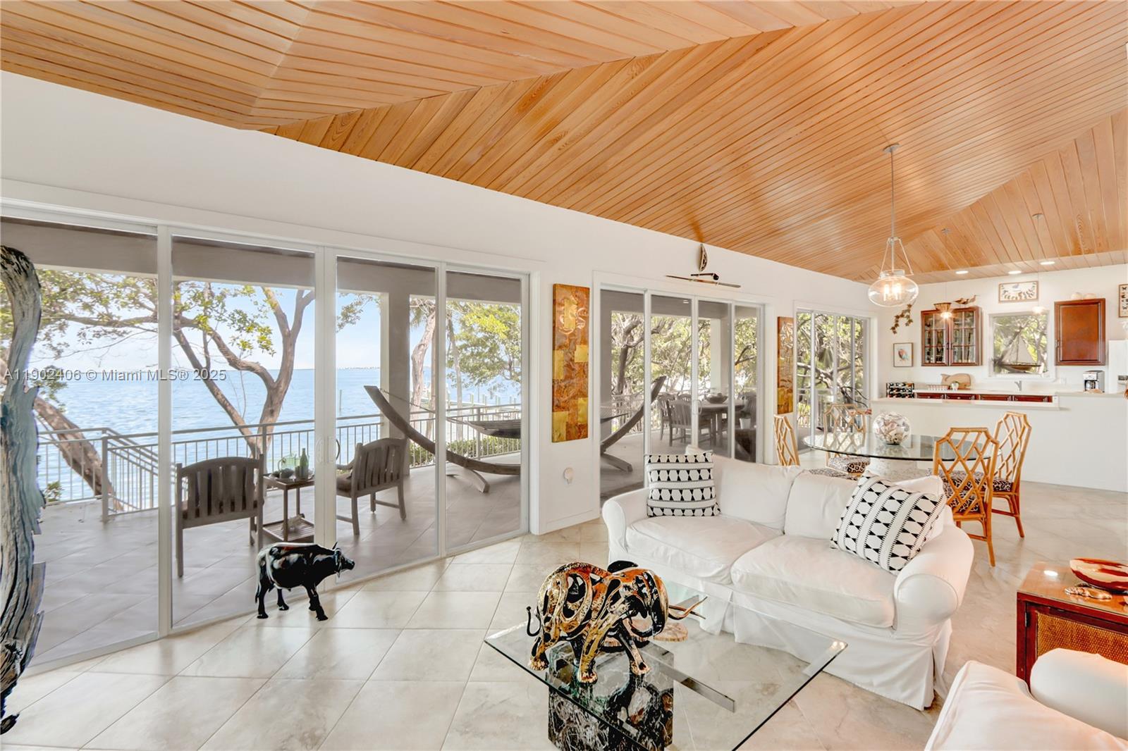 SUNSET POINT - Residential