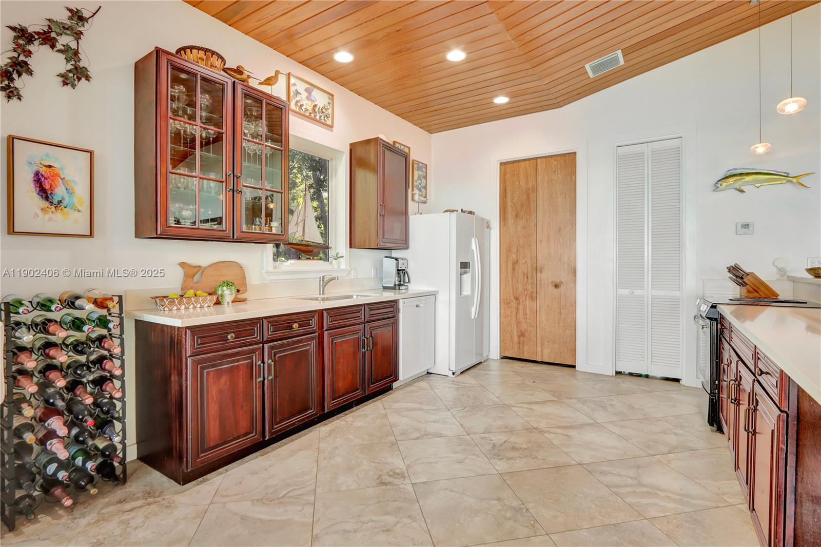 SUNSET POINT - Residential