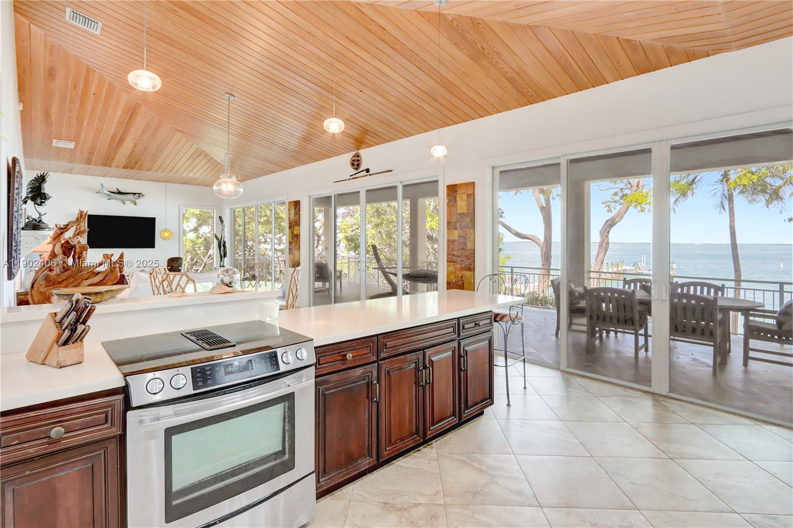 SUNSET POINT - Residential