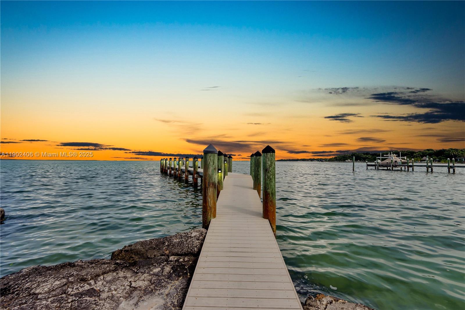 SUNSET POINT - Residential