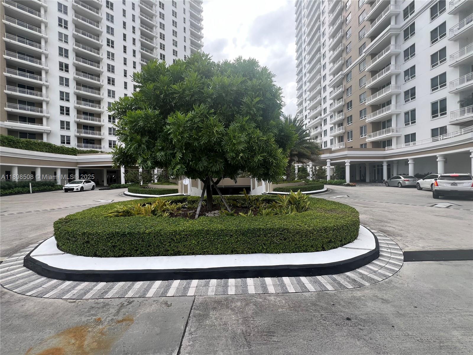 COURTS BRICKELL KEY CONDO - Residential Lease