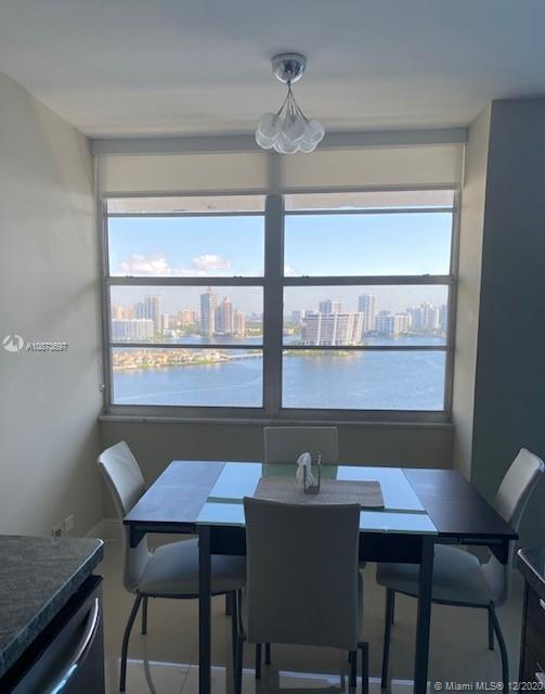 WINSTON TOWERS 500 CONDO - Residential