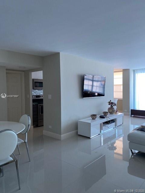 WINSTON TOWERS 500 CONDO - Residential