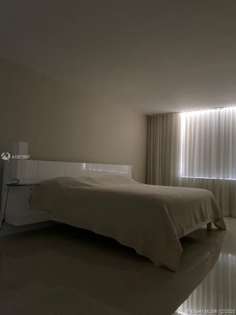 WINSTON TOWERS 500 CONDO - Residential