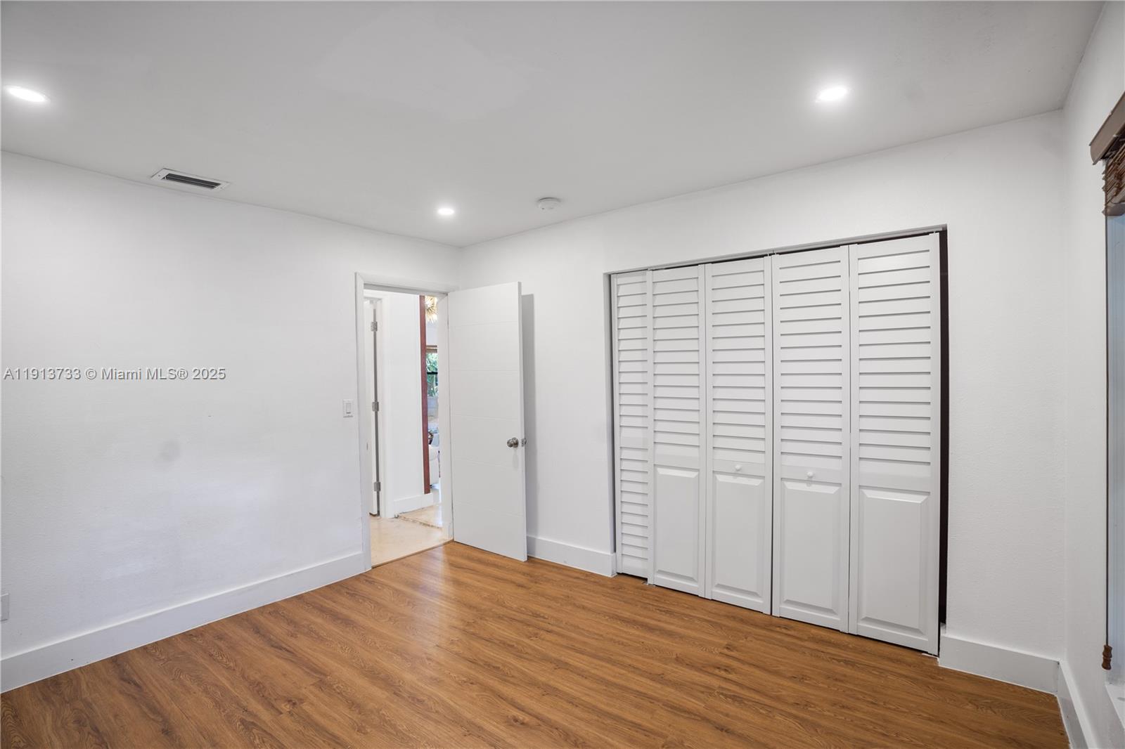 SKY LAKE HOMES - Residential