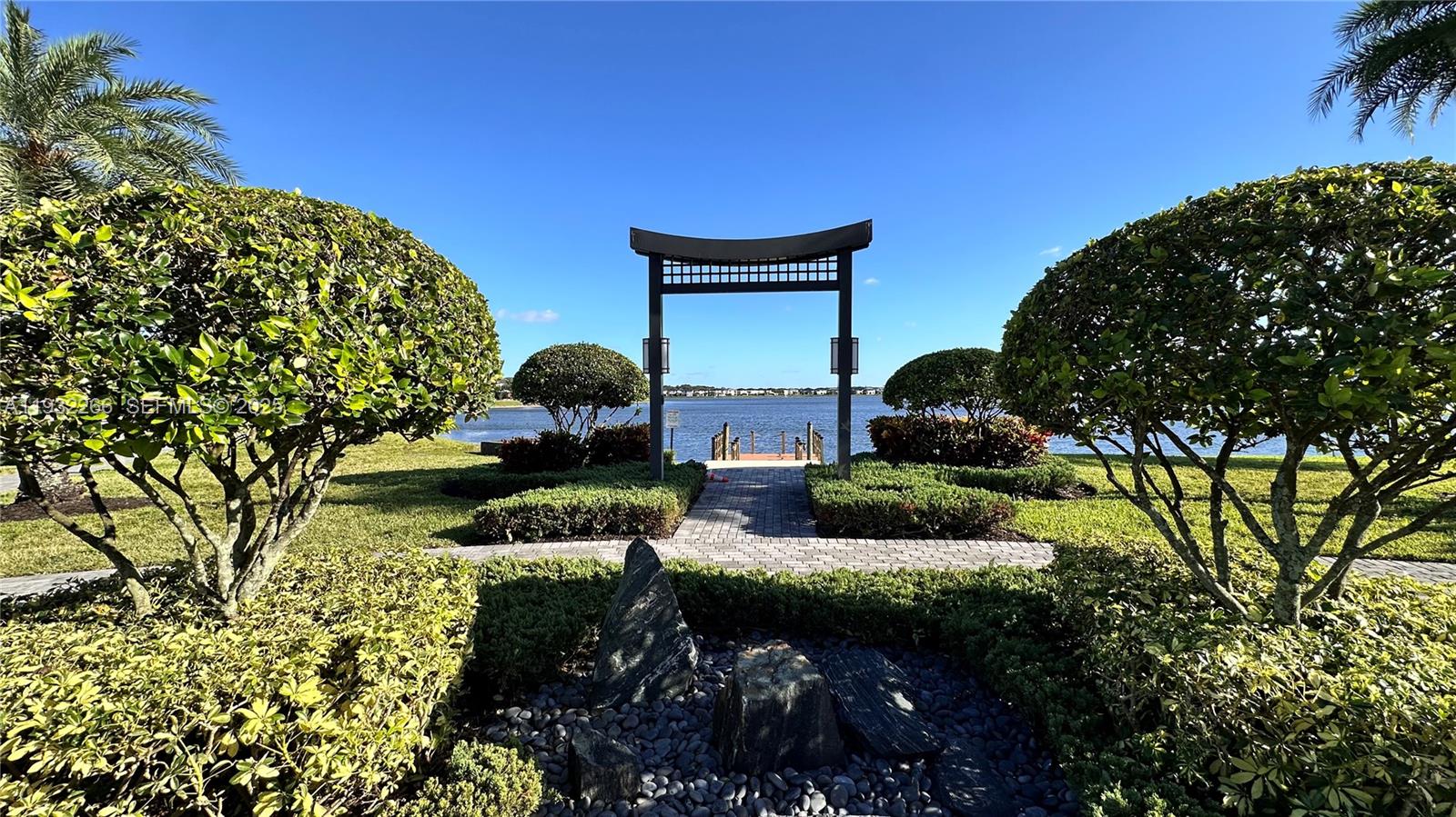 DUNNWOODY LAKE - Residential