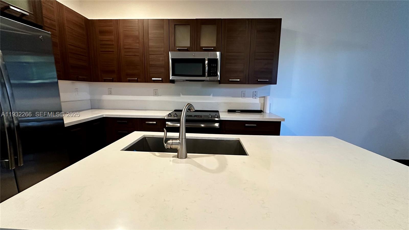 DUNNWOODY LAKE - Residential