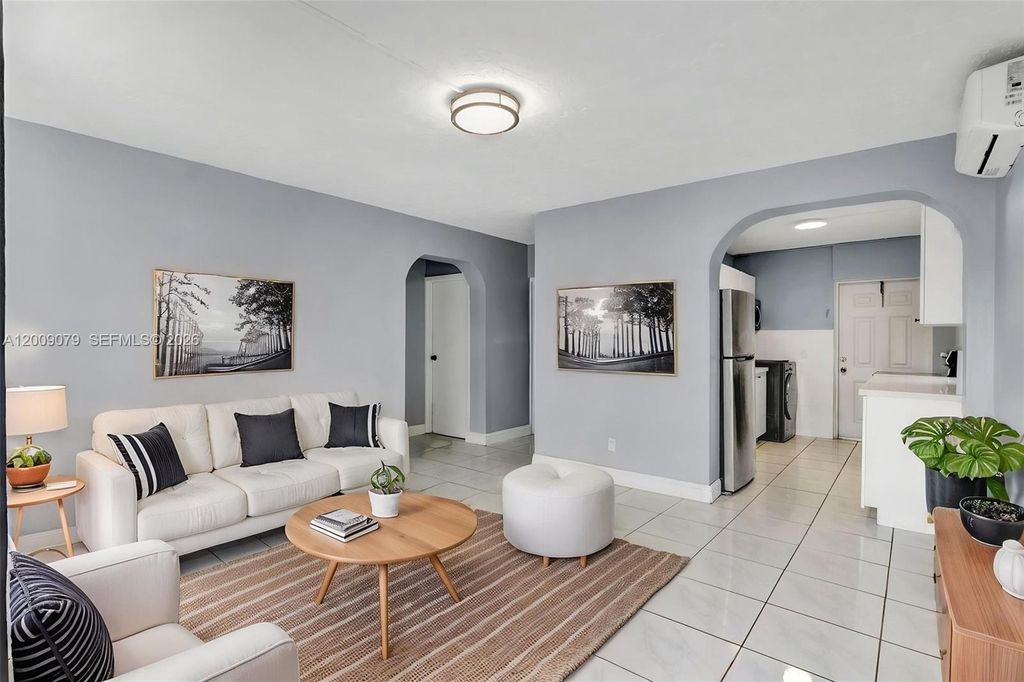 Photo of 2456 NW 6th St, Pompano Beach, FL 33069 (MLS # A12009079)