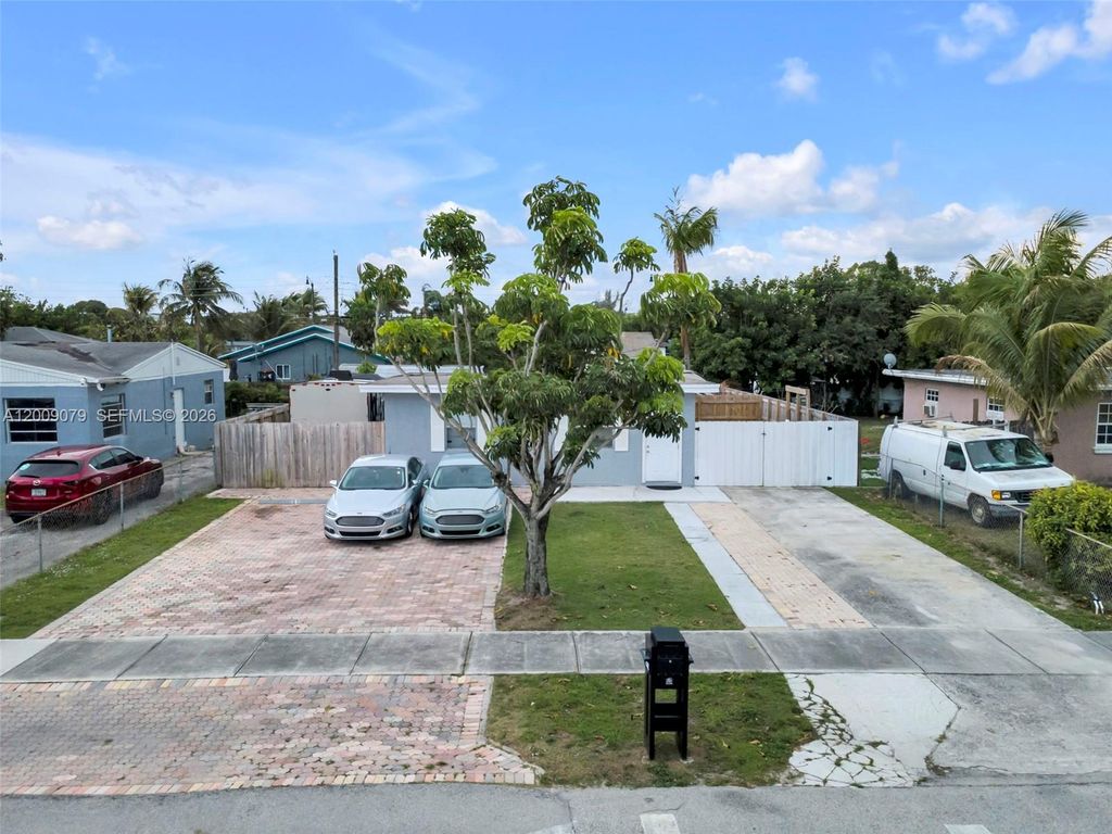 Photo of 2456 NW 6th St, Pompano Beach, FL 33069 (MLS # A12009079)