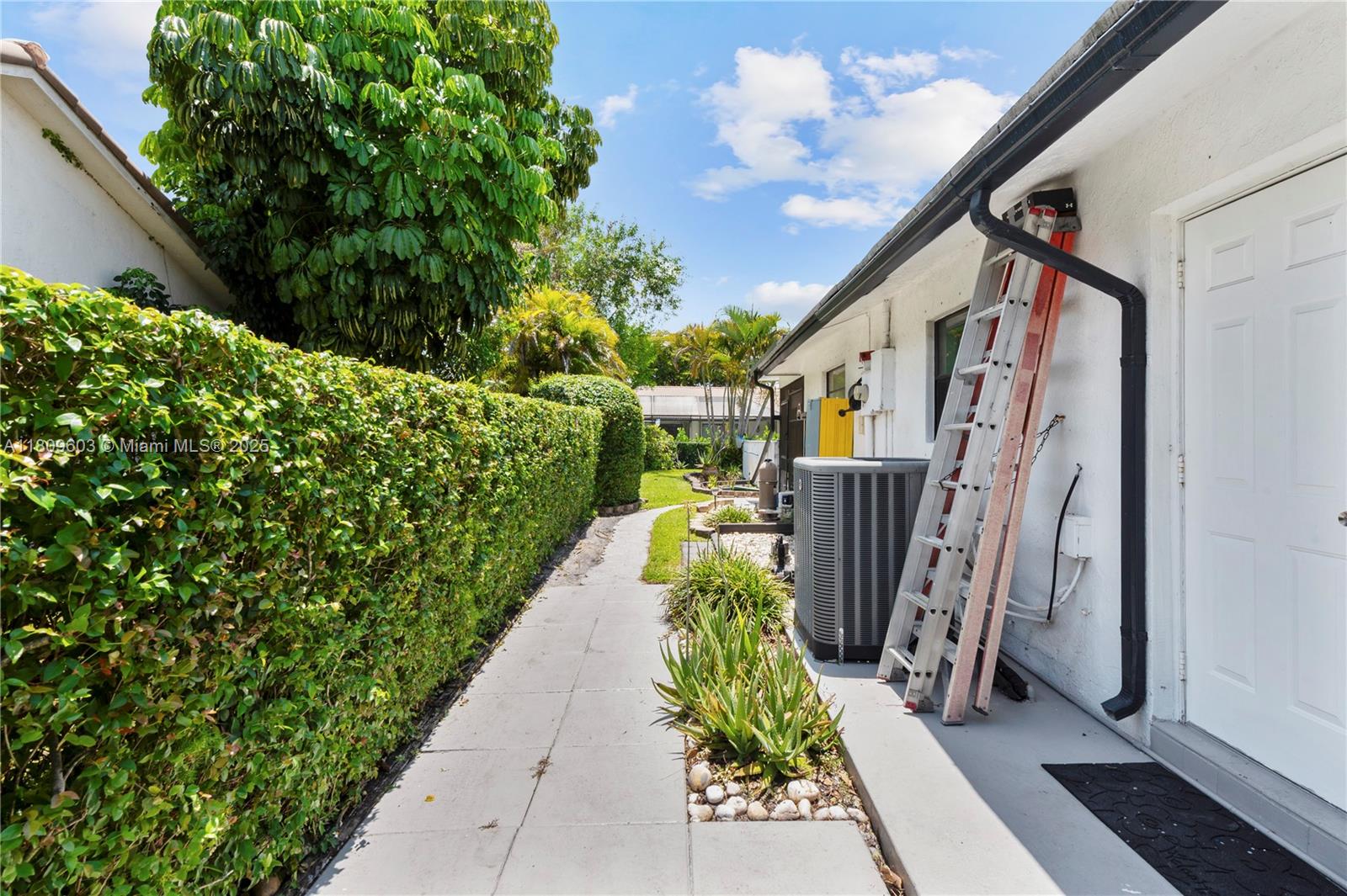 CYPRESS RUN - Residential