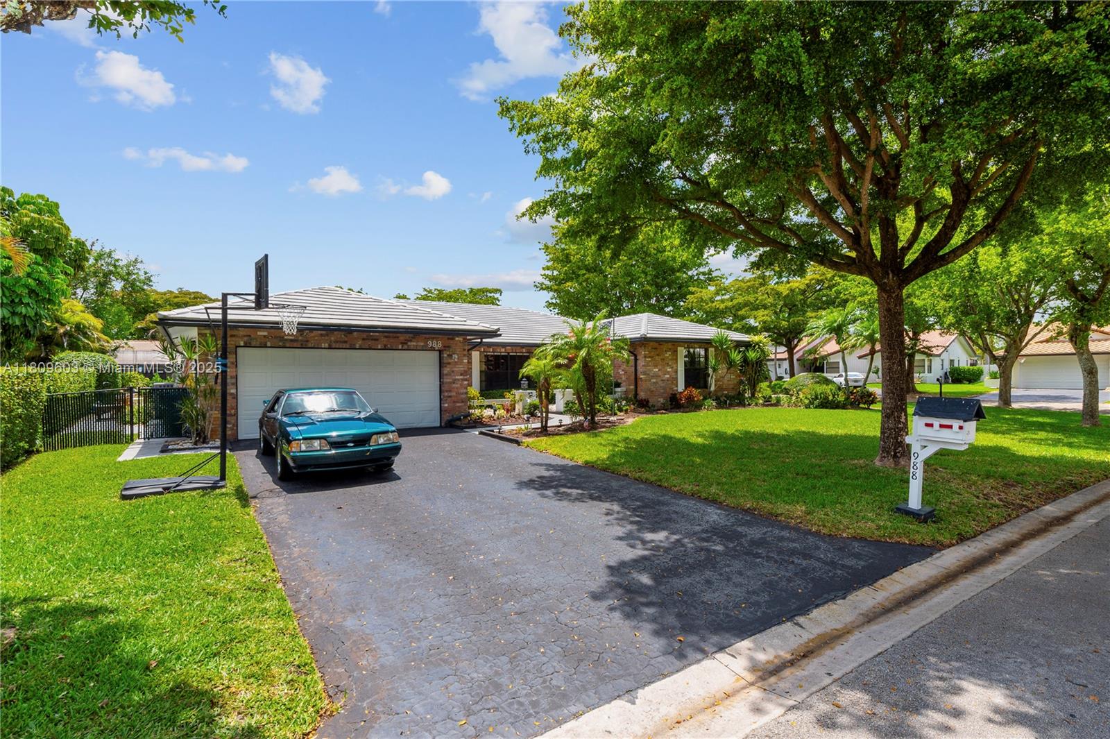 988 NW 110th Ave