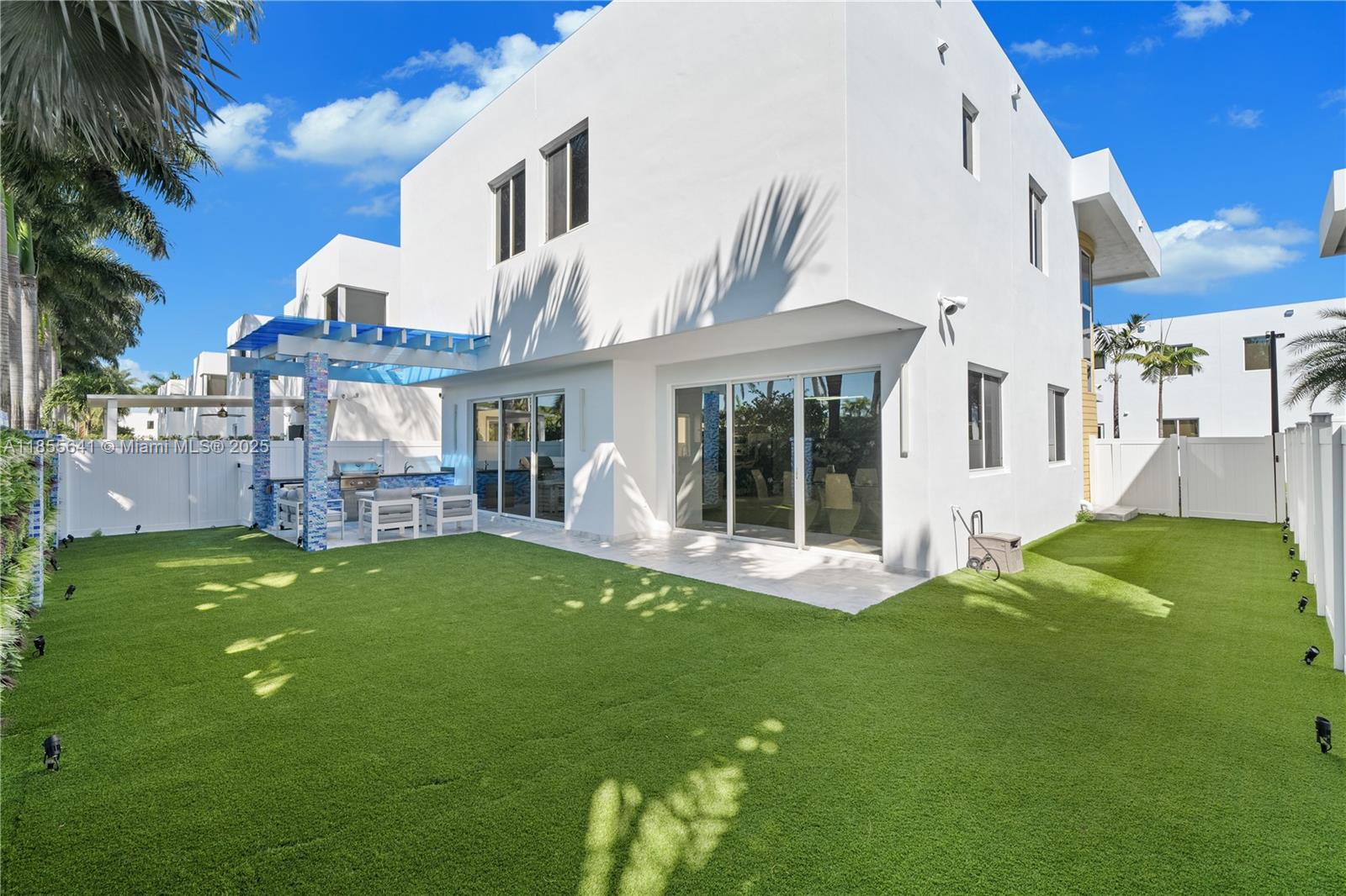 DORAL COMMONS RESIDENTIAL - Residential